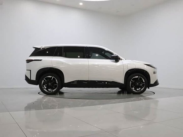 2026 Toyota bZ3X 50 kWh, белый, 2095111 рублей - вид 5