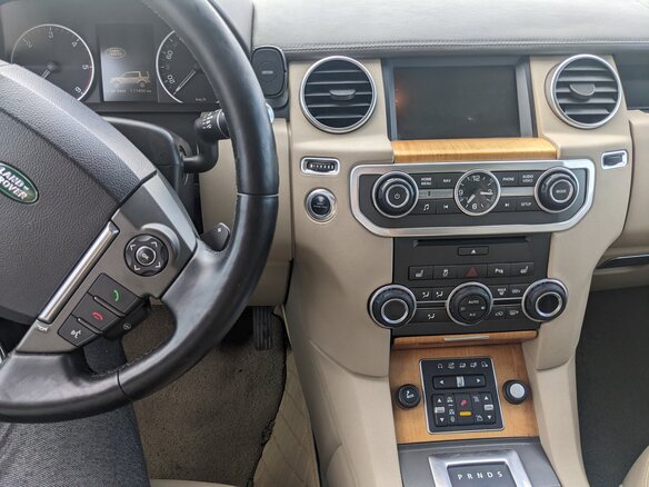 2013 Land Rover Discovery IV, белый, 2400000 рублей - вид 6