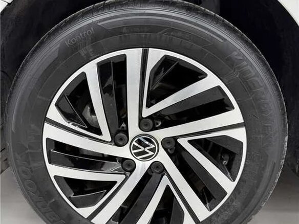 2022 Volkswagen Lavida III Рестайлинг, белый, 1450000 рублей - вид 6