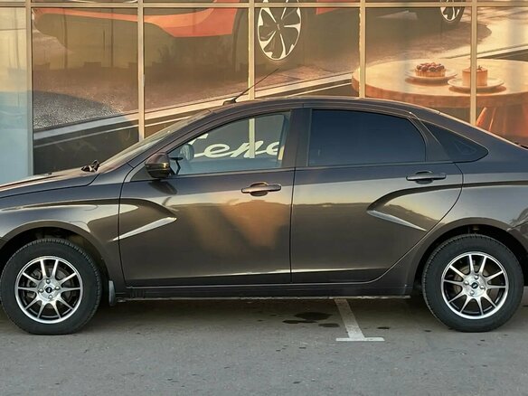 2021 Lada (ВАЗ) Vesta I, коричневый, 990000 рублей - вид 3