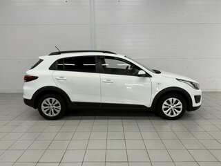 2018 Kia Rio X-Line IV, белый, 1305000 рублей, вид 4