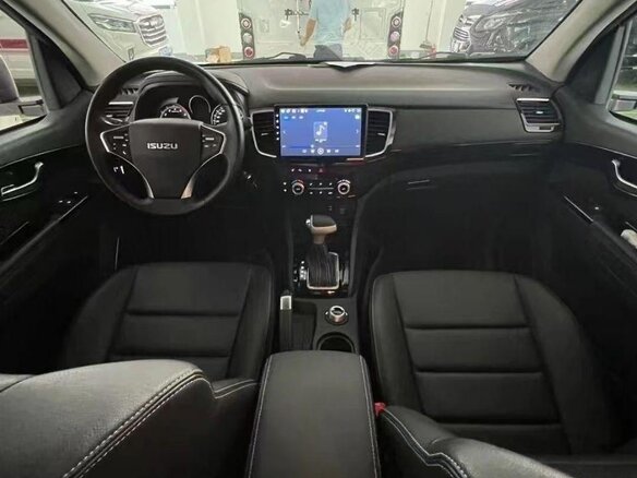 2020 Isuzu D-Max III, белый, 4200000 рублей - вид 24