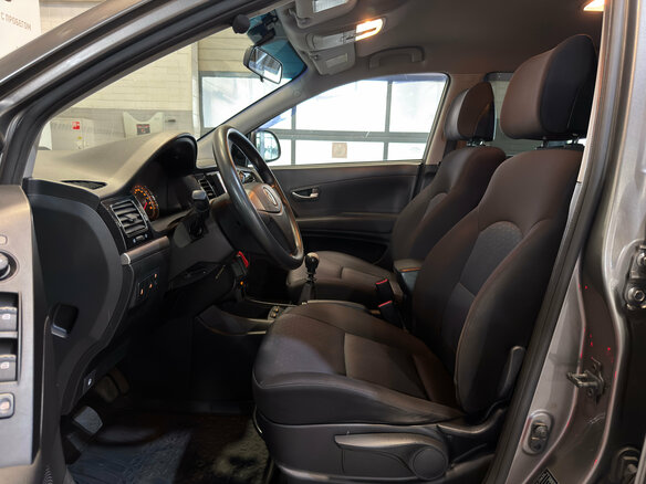 2013 SsangYong Actyon II, коричневый, 599000 рублей - вид 12