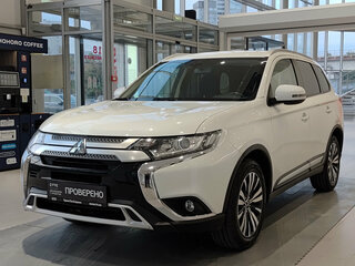 2019 Mitsubishi Outlander III Рестайлинг 3, белый, 2247000 рублей, вид 1