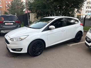 2015 Ford Focus III Рестайлинг, белый, 900000 рублей, вид 1