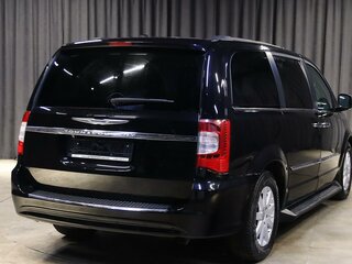 2011 Chrysler Town & Country V Рестайлинг, чёрный, 1179000 рублей, вид 2