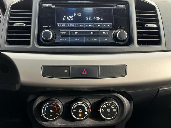 2013 Mitsubishi Lancer X Рестайлинг, белый, 960000 рублей - вид 13