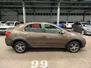 2020 Renault Logan Stepway II Рестайлинг, коричневый, 820000 рублей, вид 4