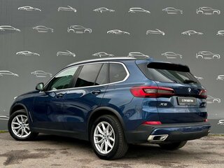 2020 BMW X5 30d IV (G05/G18), синий, 5595700 рублей, вид 4