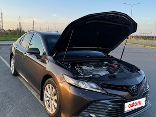 2020 Toyota Camry VIII (XV70), коричневый, 3000000 рублей, вид 2