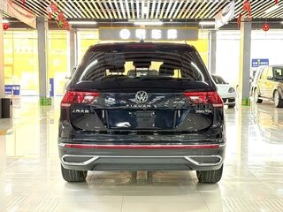2022 Volkswagen Tiguan II Рестайлинг, чёрный, 2570000 рублей, вид 5