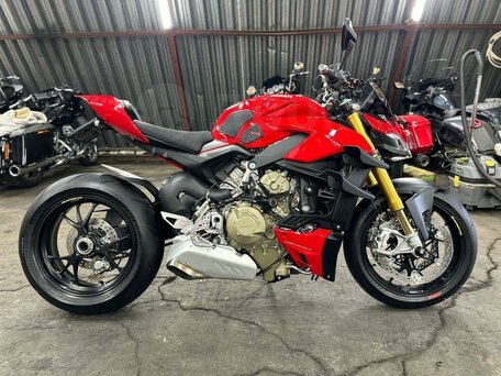 2021 Ducati Streetfighter V4, красный, 1950000 рублей, вид 3