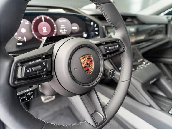 2026 Porsche Cayenne S Electric Coupé IV, чёрный, 25630000 рублей - вид 15