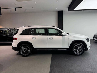 2025 Mercedes-Benz GLB 250 I (X247) Рестайлинг, белый, 6499000 рублей, вид 3