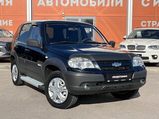 2013 Chevrolet Niva I Рестайлинг, чёрный, 650000 рублей, вид 3