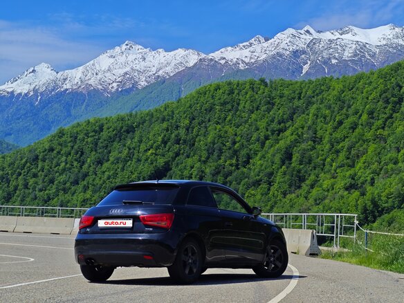 2010 Audi A1 I (8X), чёрный, 830000 рублей
