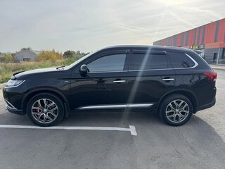 2018 Mitsubishi Outlander III Рестайлинг 2, чёрный, 3570000 рублей, вид 4