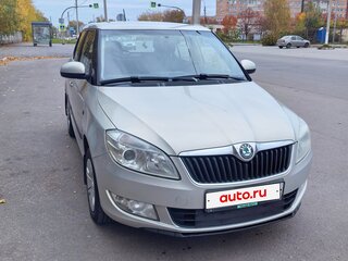 2012 Skoda Fabia II Рестайлинг, серебристый, 700000 рублей, вид 4