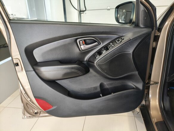 2015 Hyundai ix35 I Рестайлинг, бежевый - вид 17