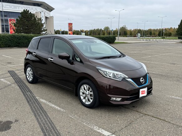 2019 Nissan Note e-Power II Рестайлинг, коричневый, 1537000 рублей - вид 6
