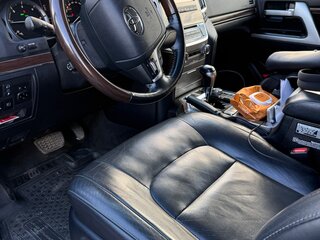 2018 Toyota Land Cruiser 200 Series Рестайлинг 2, чёрный, 5700000 рублей, вид 3