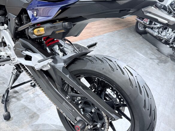 2020 BMW F 900 R, серебристый, 999000 рублей - вид 19