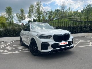 2021 BMW X5 40i IV (G05/G18), белый, 8500000 рублей, вид 2