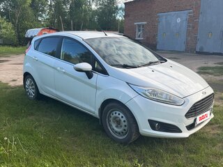 2015 Ford Fiesta Mk6 Рестайлинг, белый, 615000 рублей, вид 2