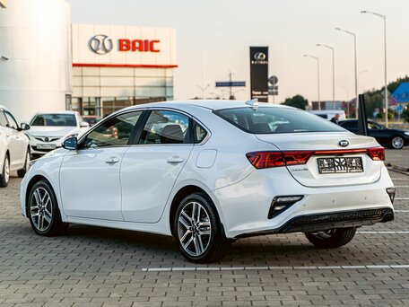2020 Kia Cerato IV, белый, 1855000 рублей, вид 4