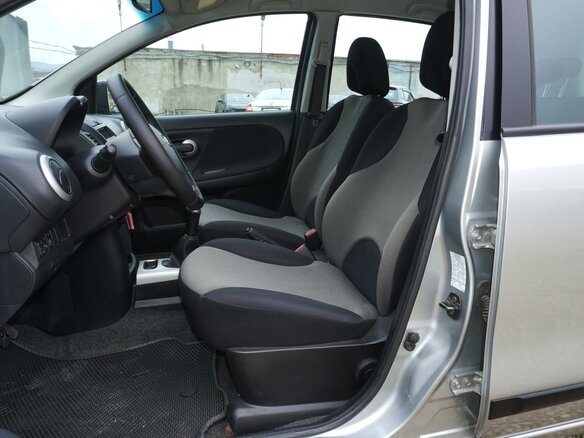 2013 Nissan Note I Рестайлинг, серебристый, 747000 рублей - вид 9