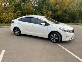 2018 Kia Cerato III Рестайлинг (Classic), белый, 1490000 рублей, вид 3