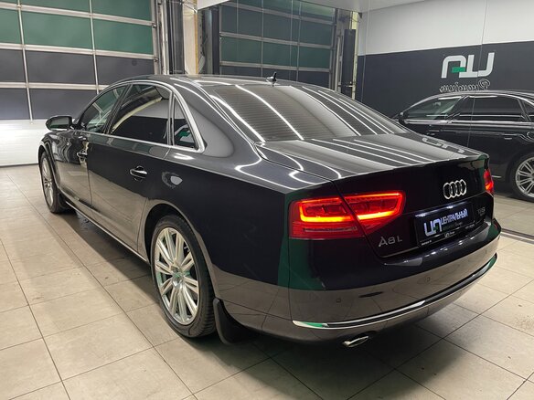 2013 Audi A8 III (D4), чёрный, 2530000 рублей - вид 3