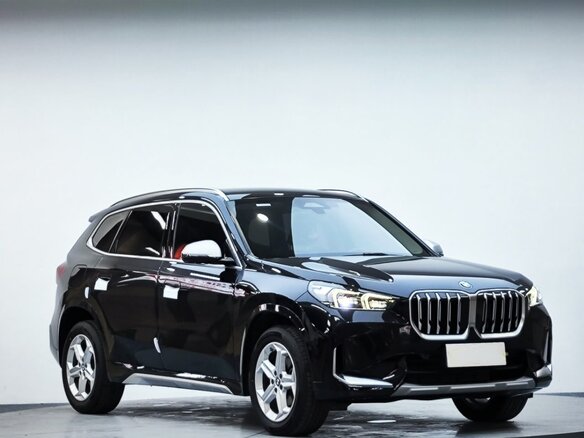 2023 BMW X1 Long 20Li sDrive III (U11/U12), чёрный, 3015000 рублей - вид 1