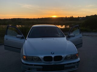 2001 BMW 5 серии 525i IV (E39) Рестайлинг, серебристый, 350000 рублей, вид 5