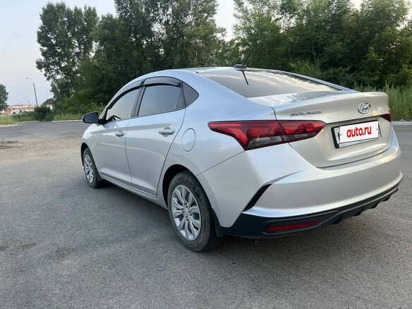 2021 Hyundai Solaris II Рестайлинг, серебристый, 1437000 рублей - вид 16