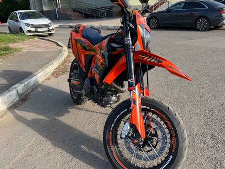 2023 KTM 690 SMC R, оранжевый, 1250000 рублей, вид 2