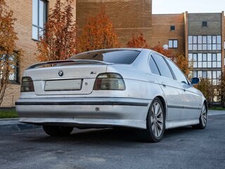 2000 BMW 5 серии 520i IV (E39) Рестайлинг, серебристый, 600000 рублей, вид 3