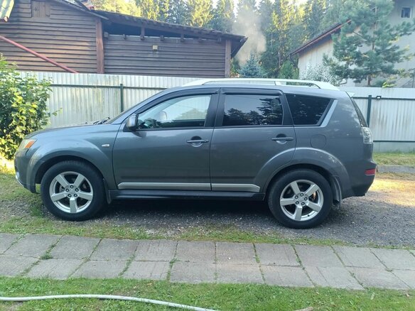 2008 Mitsubishi Outlander II, серый, 950000 рублей - вид 10