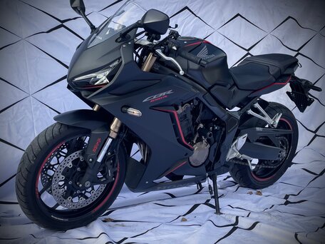 2020 Honda CBR 650R, чёрный, 850000 рублей, вид 2