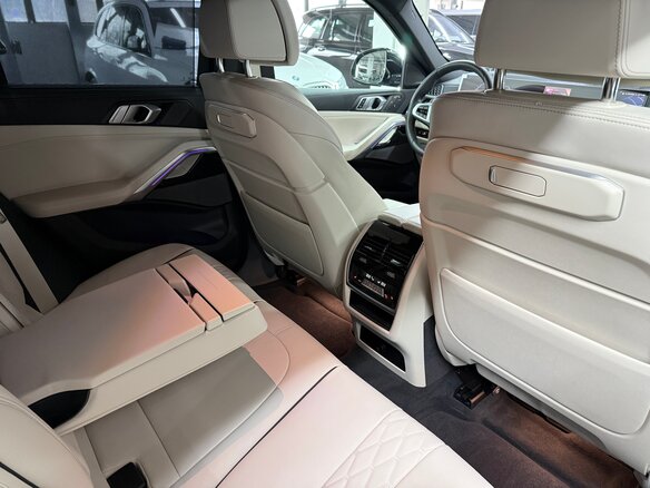 2025 BMW X6 40i III (G06) Рестайлинг, серый, 16380000 рублей - вид 20