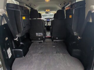 2012 Toyota Noah II (R70), серебристый, 1380000 рублей, вид 5