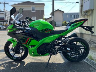 2023 Kawasaki Ninja 400, зелёный, 737000 рублей, вид 1