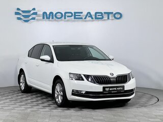 2018 Skoda Octavia III (A7) Рестайлинг, белый, 1875000 рублей, вид 3