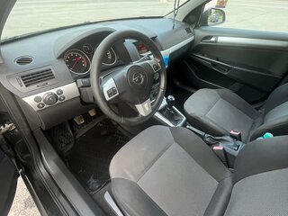 2011 Opel Astra H Рестайлинг, чёрный, 550000 рублей, вид 4