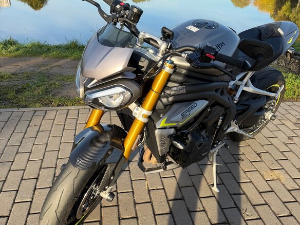 2024 Triumph Speed Triple, серый, 1600000 рублей - вид 10