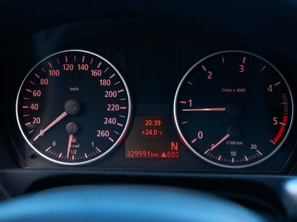 2005 BMW 3 серии 320d V (E90/E91/E92/E93), синий, 880000 рублей - вид 14