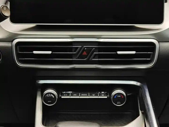 2021 Geely Binyue I Рестайлинг, белый - вид 19