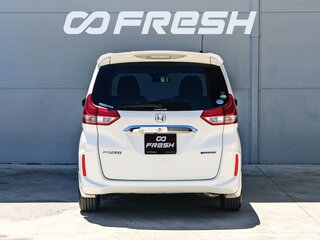 2019 Honda Freed+ II Рестайлинг, белый, 1860000 рублей, вид 4