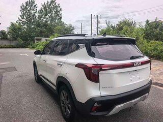 2023 Kia Seltos I Рестайлинг, белый, 1850000 рублей, вид 3