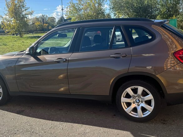 2012 BMW X1 18i I (E84) Рестайлинг, коричневый, 1650000 рублей - вид 3